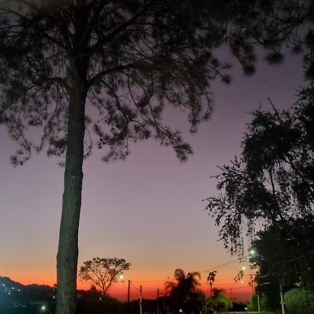 Chales Por Do Sol Сера Негра Екстериор снимка