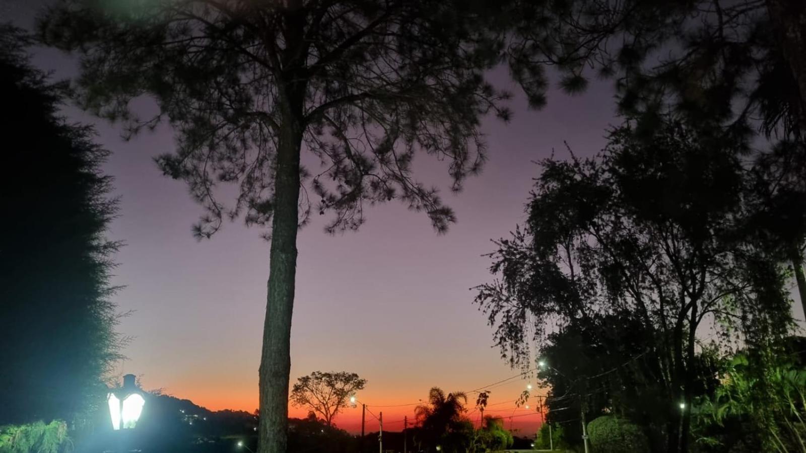 Chales Por Do Sol Сера Негра Екстериор снимка